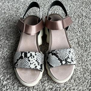 Sorel Kinetic™ Leather Sandal